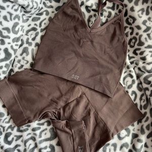 SET ACTIVE Sculptflex Set. S Ribbed V Bra & XS Bike Shorts in Pepper. Like new.